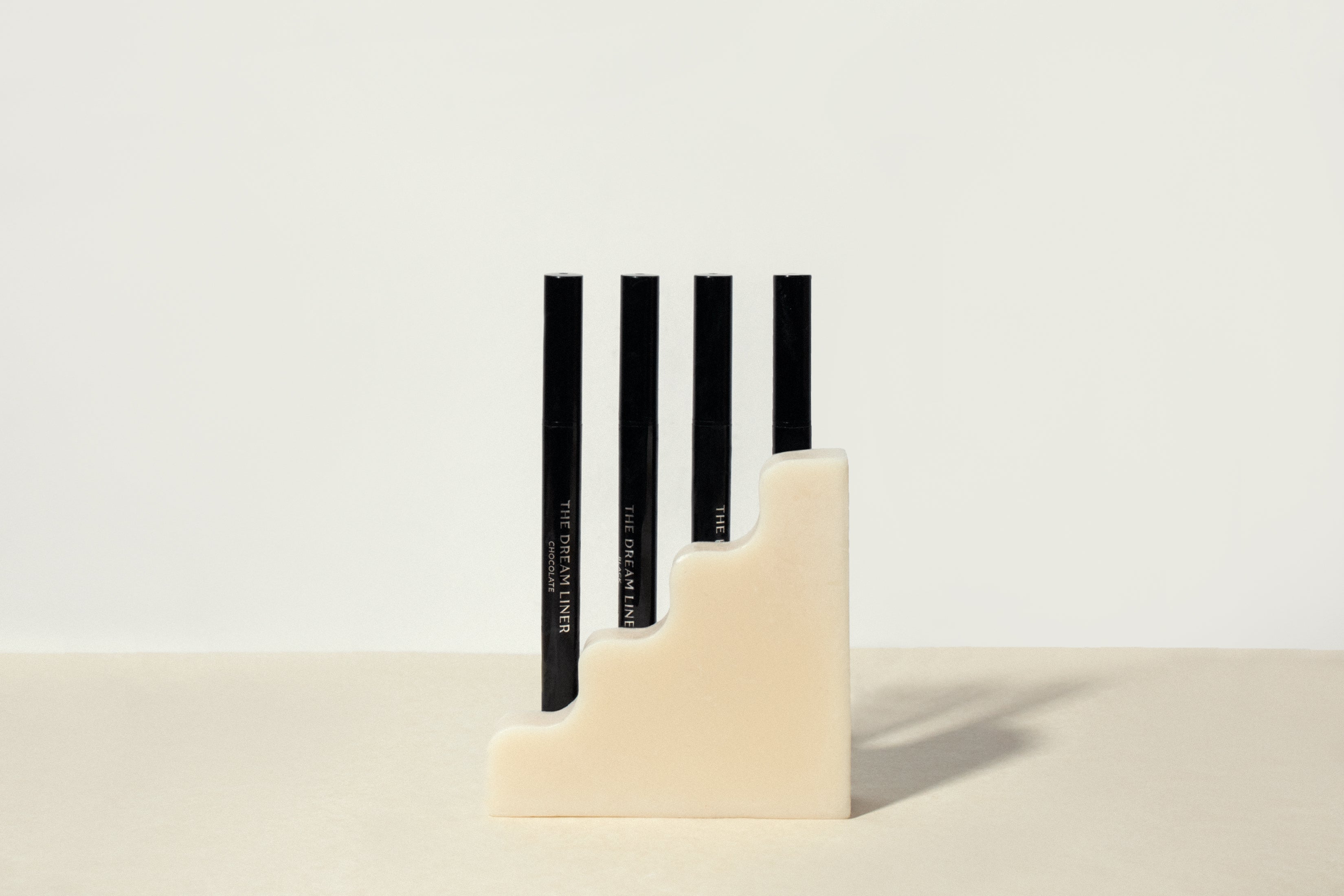 THE DREAM LINER - BLACK